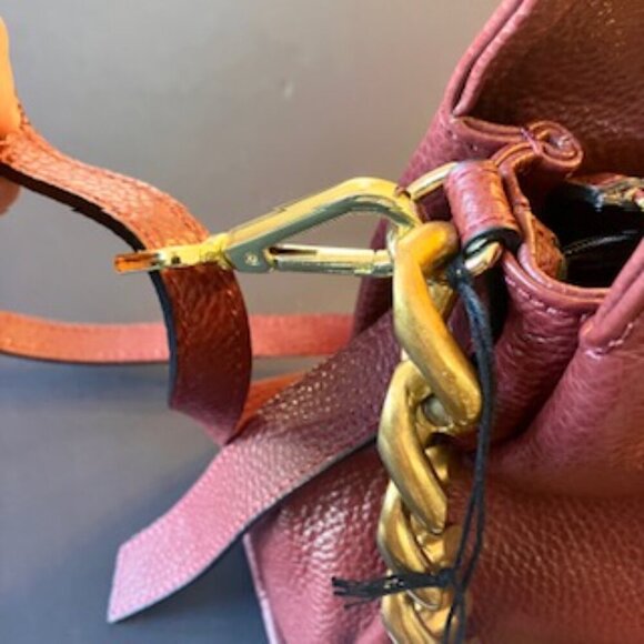 NWT Burgundy Italian Leather bag w/decorative chain - Picture 4 of 9